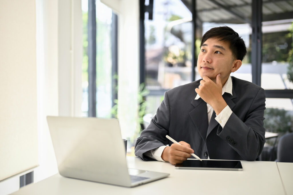 Business leader using HR analytics for proactive workforce planning